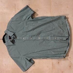 Untuck it men's large shirt